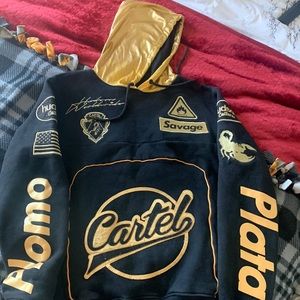 Selling a discontinued medium black and gold hoodie from Hudson outerwear.